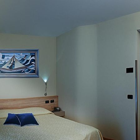 Hotel Savoia Lignano Sabbiadoro Kültér fotó