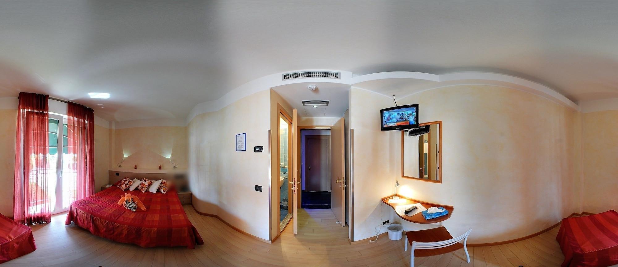 Hotel Savoia Lignano Sabbiadoro Kültér fotó